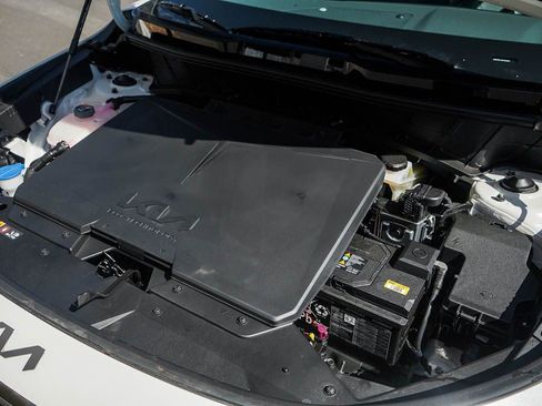 New 2026 Kia Niro Wind FWD image 7