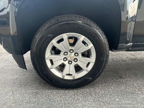 Used 2022 Chevrolet Colorado LT w/ LT Convenience Package image 9