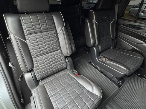 Used 2023 Cadillac Escalade V AWD/4WD image 35