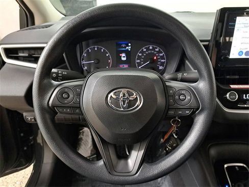 Used 2025 Toyota Corolla LE image 26