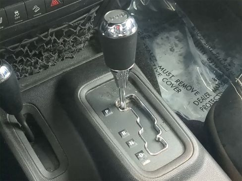 Certified 2016 Jeep Wrangler Unlimited Rubicon image 37