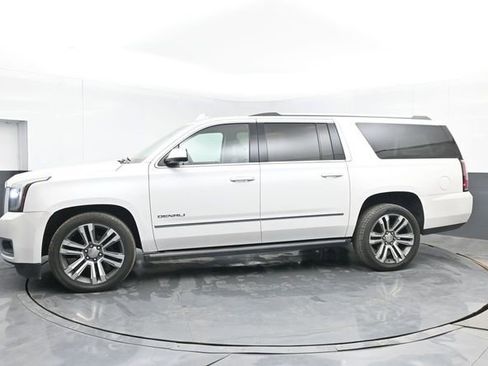 Used 2019 GMC Yukon XL Denali w/ Denali Ultimate Package image 11