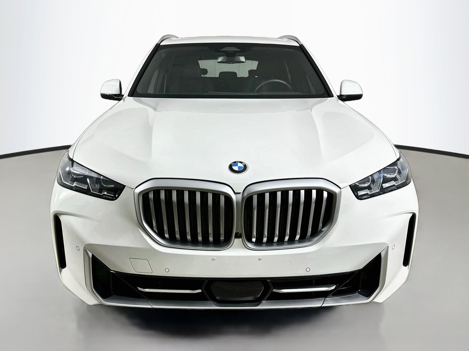 Used 2025 BMW X5 xDrive40i w/ Parking Assistance Package AWD/4WD image 2