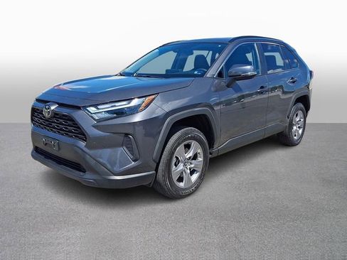 Used 2025 Toyota RAV4 XLE AWD/4WD image 1