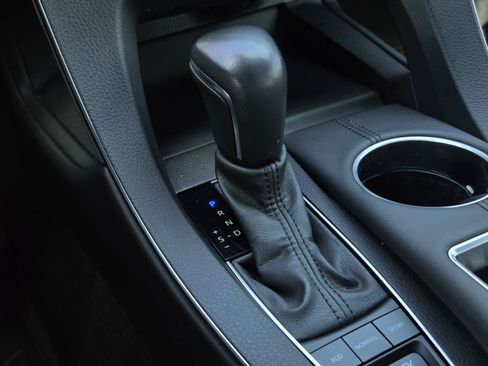 Used 2022 Toyota Avalon XSE FWD image 22