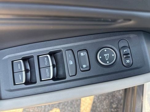 Used 2023 Honda Accord EX image 5