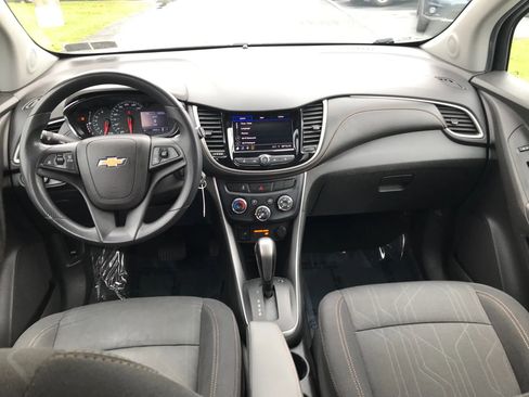 Used 2020 Chevrolet Trax LT image 28