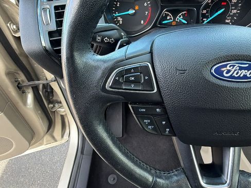 Used 2018 Ford Escape Titanium w/ Ford Safe & Smart Package AWD/4WD image 19