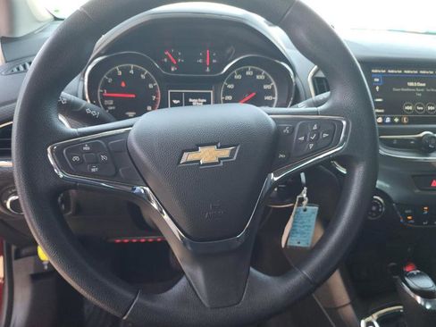 Used 2019 Chevrolet Cruze LT FWD image 12
