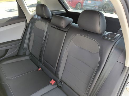 Used 2022 Volkswagen Taos SE image 25