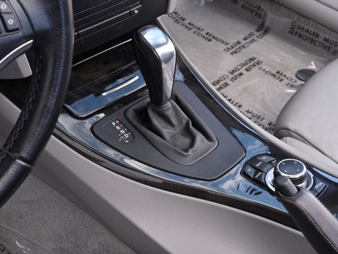 Used 2009 BMW 328i Convertible image 26