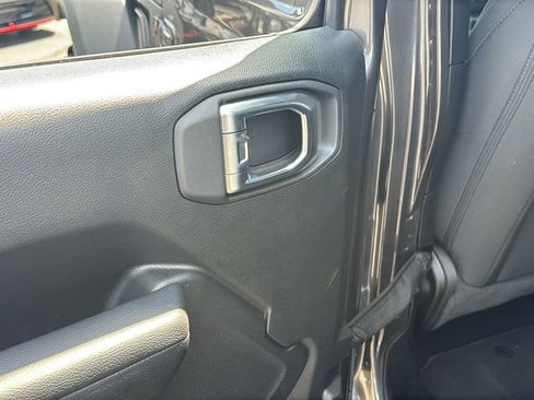 Used 2023 Jeep Wrangler Unlimited Rubicon 4xe AWD/4WD image 23