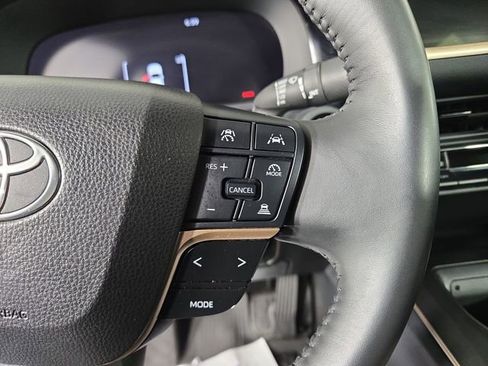 Used 2023 Toyota Crown AWD/4WD image 24