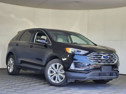 Used 2023 Ford Edge Titanium image 1