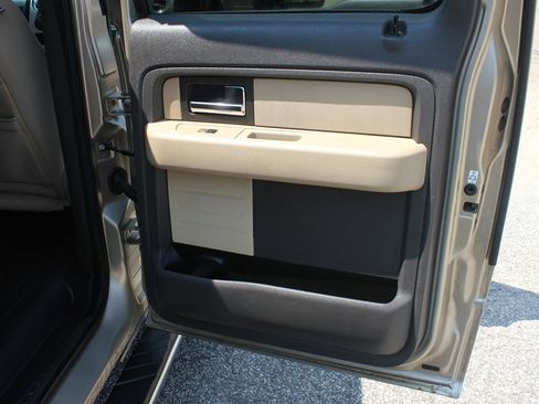 Used 2012 Ford F150 XLT w/ XTR Pkg image 36