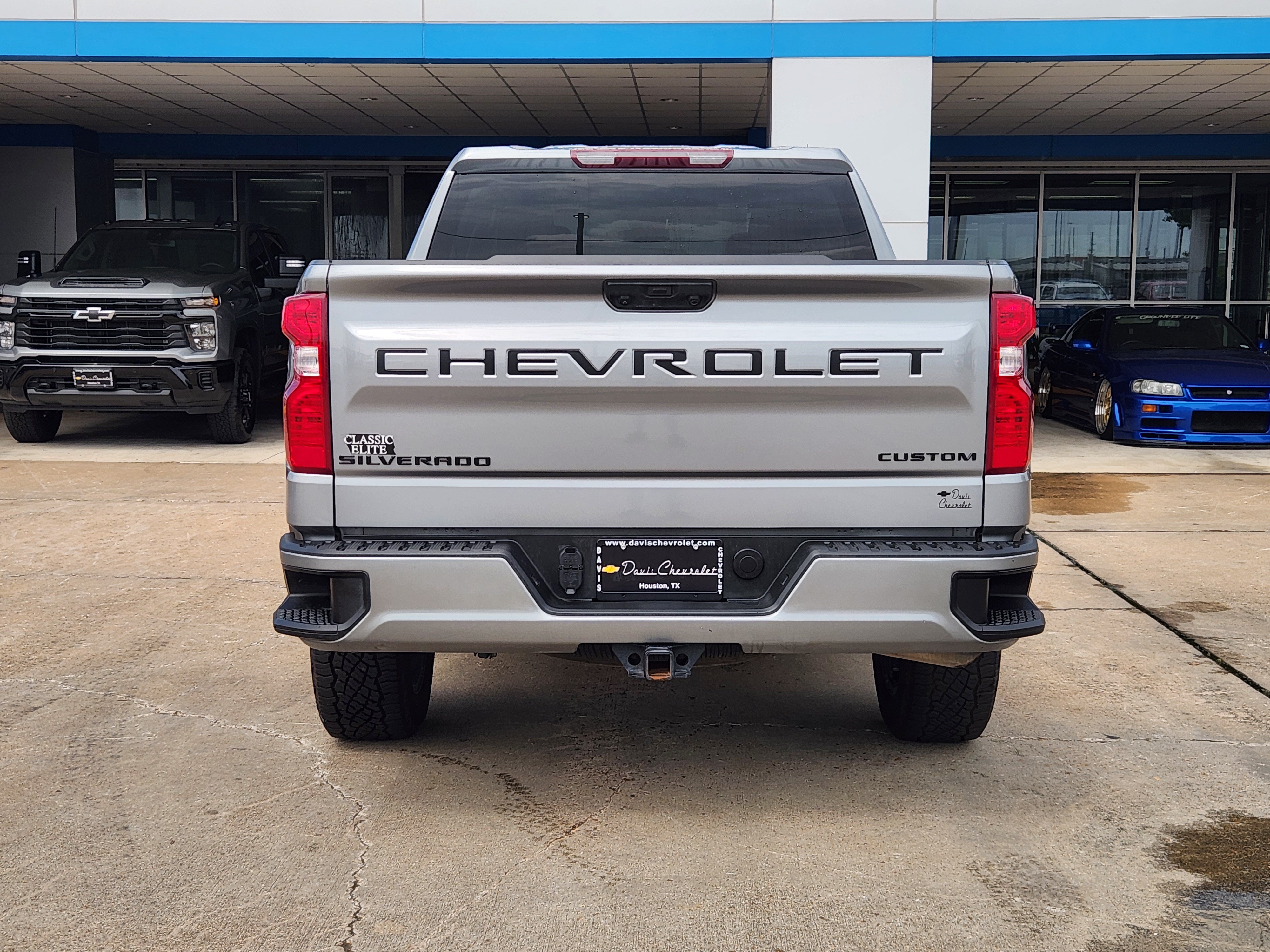 Used 2024 Chevrolet Silverado 1500 Custom w/ Turbomax Blackout Package RWD image 7