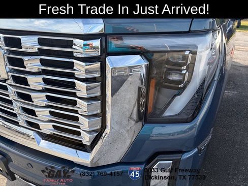 Used 2025 GMC Sierra 2500 Denali w/ Technology Package AWD/4WD image 4