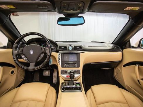 Used 2011 Maserati GranTurismo Convertible RWD image 13
