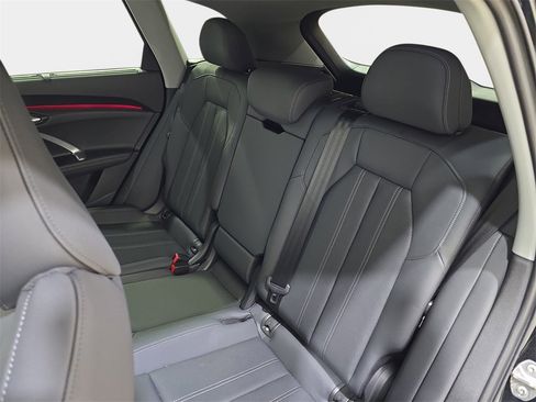 Used 2025 Audi Q5 Premium Plus image 17