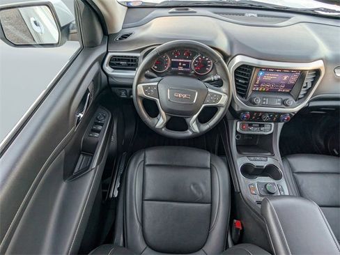 Used 2023 GMC Acadia SLT image 17