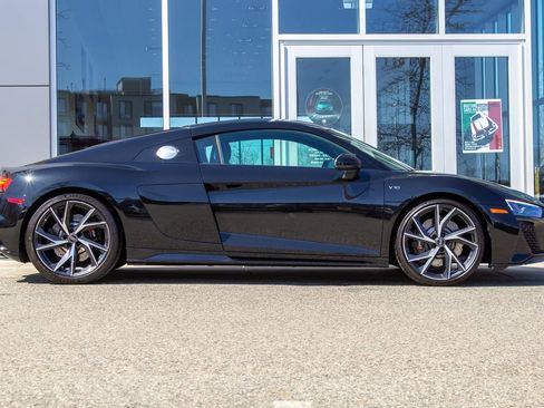 Used 2023 Audi R8 V10 performance image 4