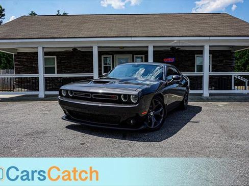 Used 2019 Dodge Challenger R/T image 1