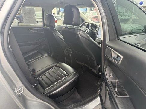 Used 2023 Ford Edge SEL image 12
