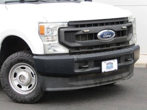 Used 2021 Ford F250 XL w/ Power Equipment Group AWD/4WD image 4