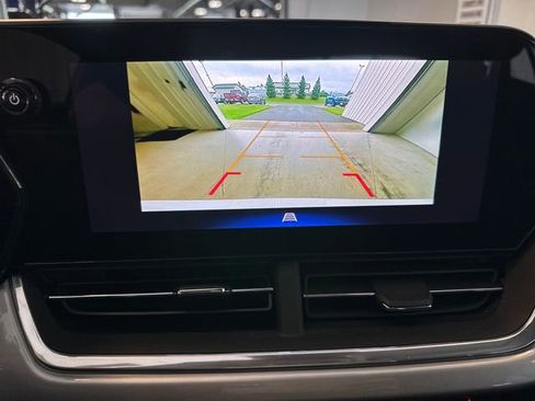 Used 2024 Chevrolet Trax LT image 23