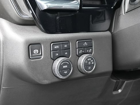 Used 2025 Chevrolet Silverado 1500 LT Trail Boss w/ Convenience Package II image 14