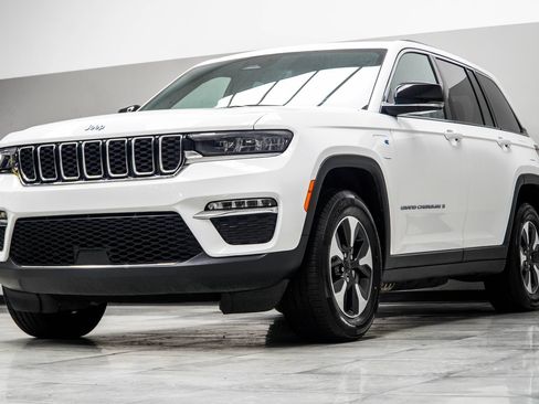 Used 2024 Jeep Grand Cherokee Limited 4xe AWD/4WD image 8