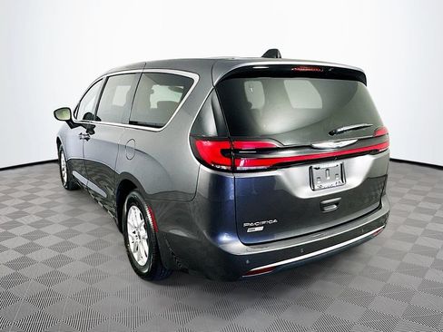 Certified 2023 Chrysler Pacifica Touring-L FWD image 7