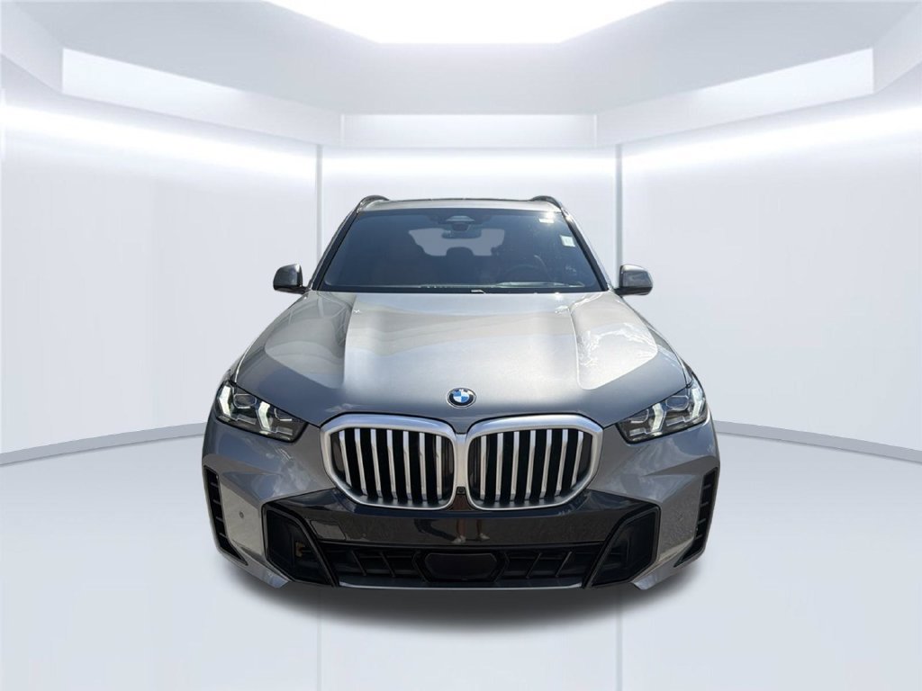 Used 2024 BMW X5 xDrive40i w/ M Sport Package AWD/4WD image 2