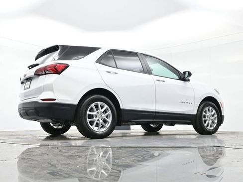 Used 2023 Chevrolet Equinox LS w/ LS Convenience Package image 30
