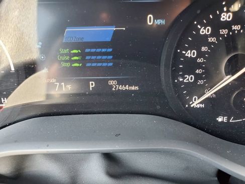 Certified 2025 Toyota Sienna XLE FWD image 26