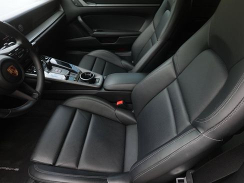 Used 2022 Porsche 911 Carrera S RWD image 9