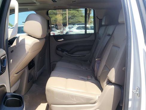 Used 2017 Chevrolet Suburban LT RWD image 30