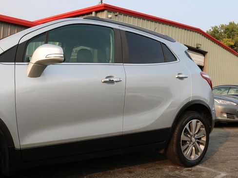 Used 2019 Buick Encore Preferred w/ Safety Package FWD image 8