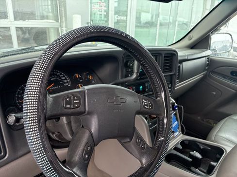 Used 2006 Chevrolet Avalanche LS image 13