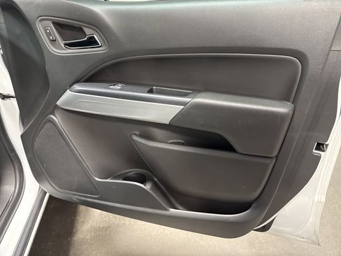 Used 2022 Chevrolet Colorado LT w/ Fleet Safety Package image 10