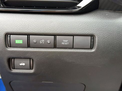 Used 2023 Nissan Sentra SV FWD image 19