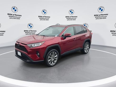 Used 2019 Toyota RAV4 XLE Premium w/ Cold Weather Package AWD/4WD image 8