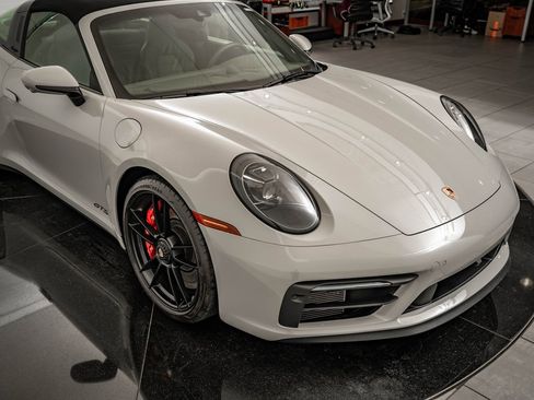 Certified 2022 Porsche 911 Targa 4 GTS image 17