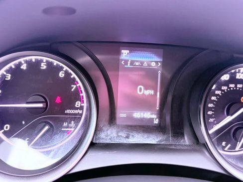 Used 2022 Toyota Camry SE FWD image 5