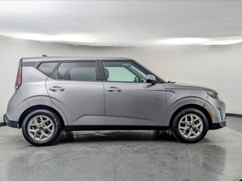 Used 2023 Kia Soul LX w/ Option Group 015 image 7
