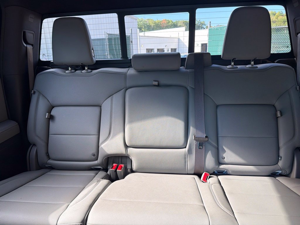 Used 2024 GMC Sierra 1500 SLT w/ SLT Premium Plus Package AWD/4WD image 7
