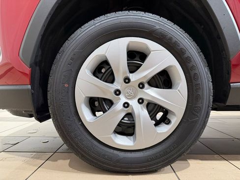 Certified 2025 Toyota RAV4 LE AWD/4WD image 9