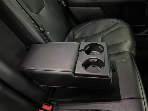 Used 2020 Ford Fusion Titanium image 38