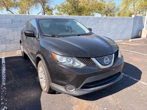 Used 2019 Nissan Rogue Sport S FWD image 4