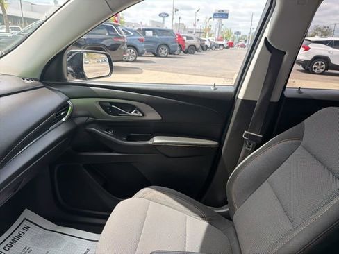 Used 2018 Chevrolet Traverse LT FWD image 36